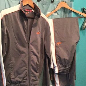 Women gray and orange jogging suit -Puma
